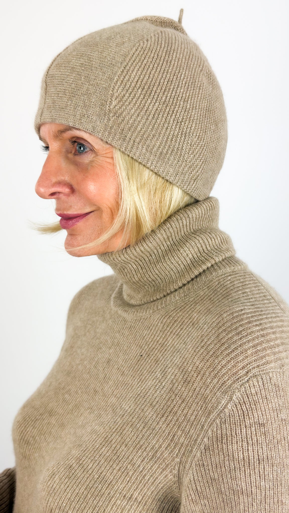 Klasica Feather Hat Greige