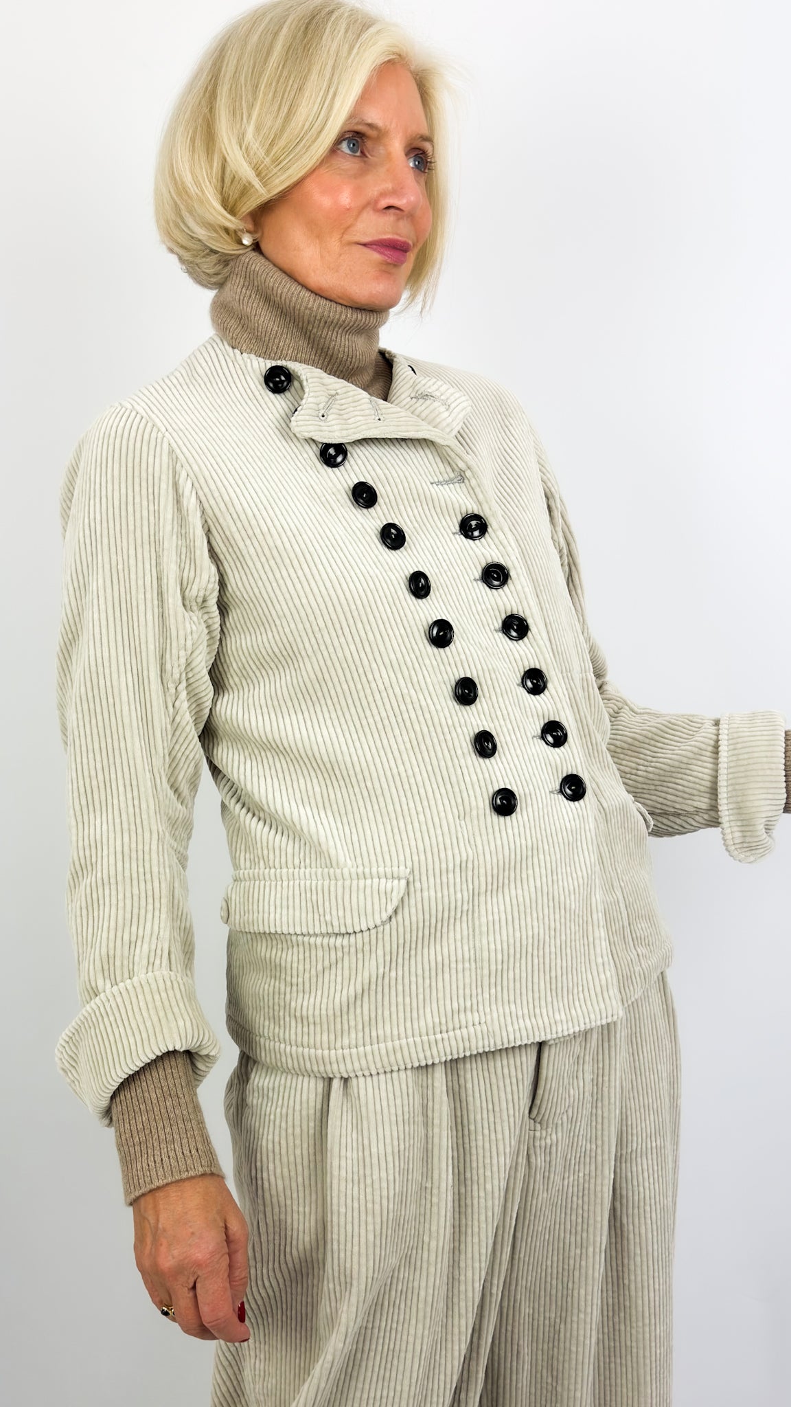 Klasica Vessel Jacket Bone