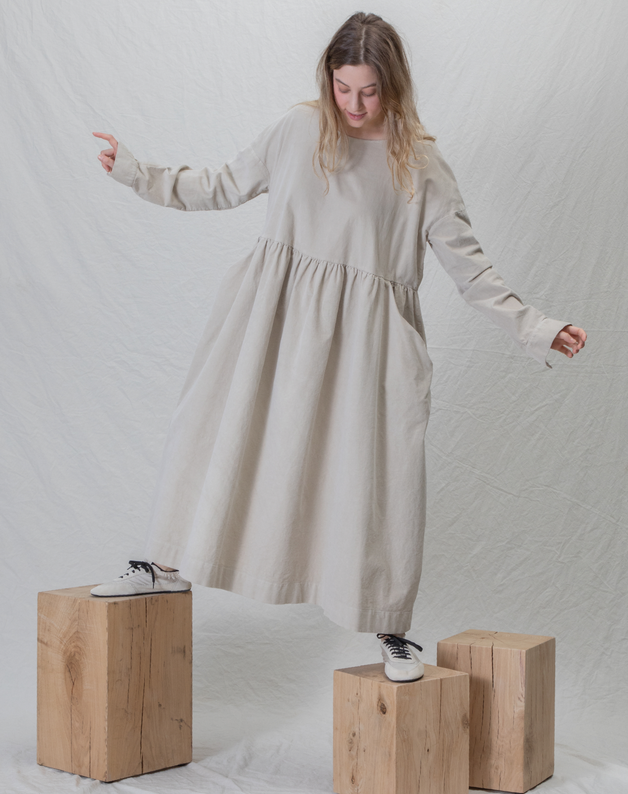 Album Di Famiglia V Round-Neck Dress Wine PRE-ORDER