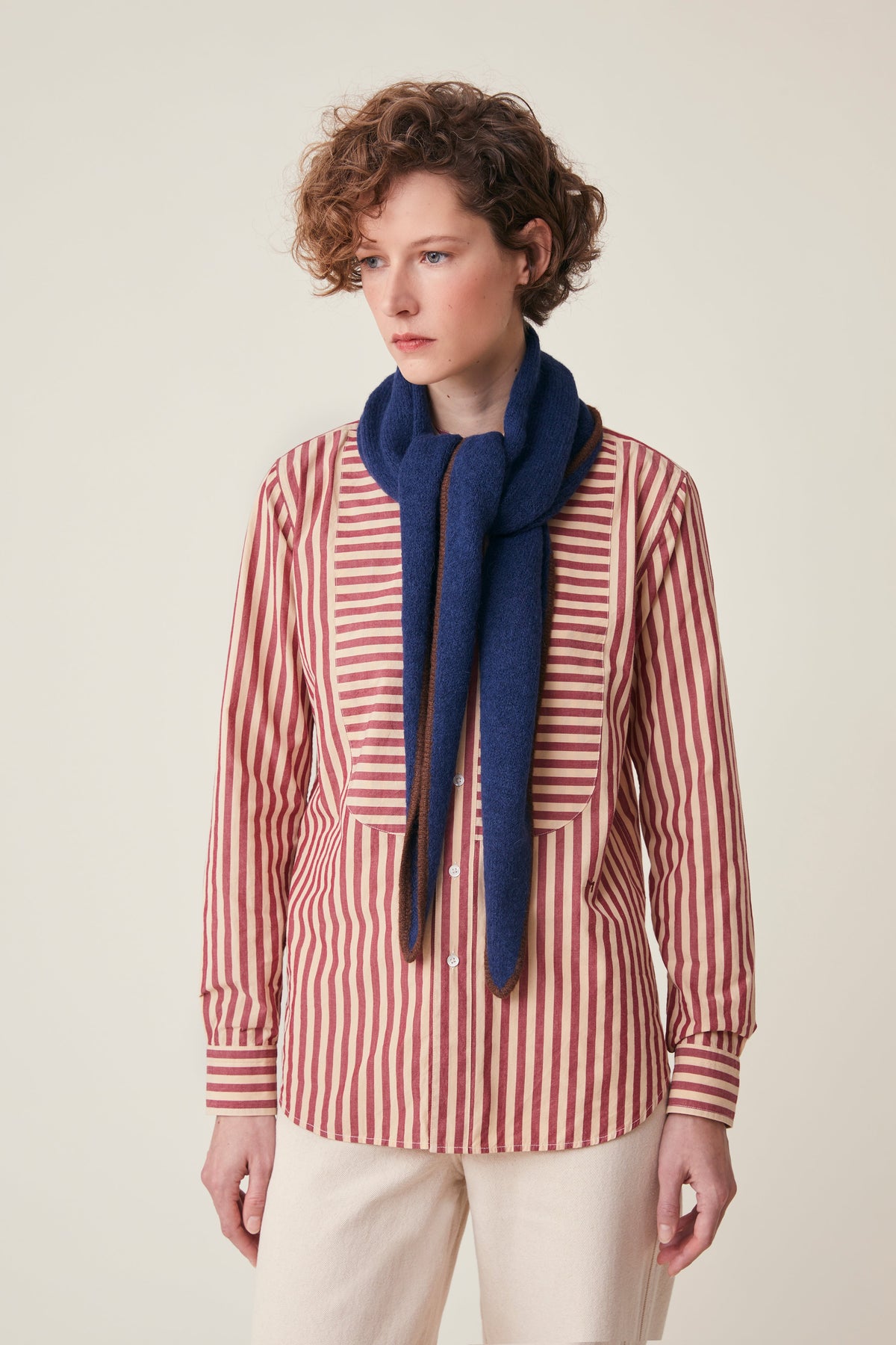 Mois Mont Elly Scarf Comedia
