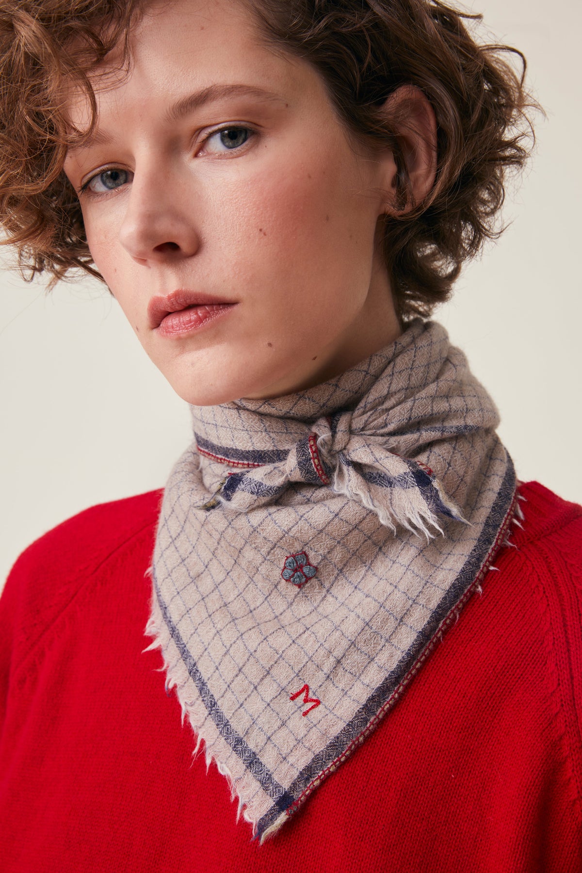 Mois Mont Idol Scarf Embroidered Tragedy
