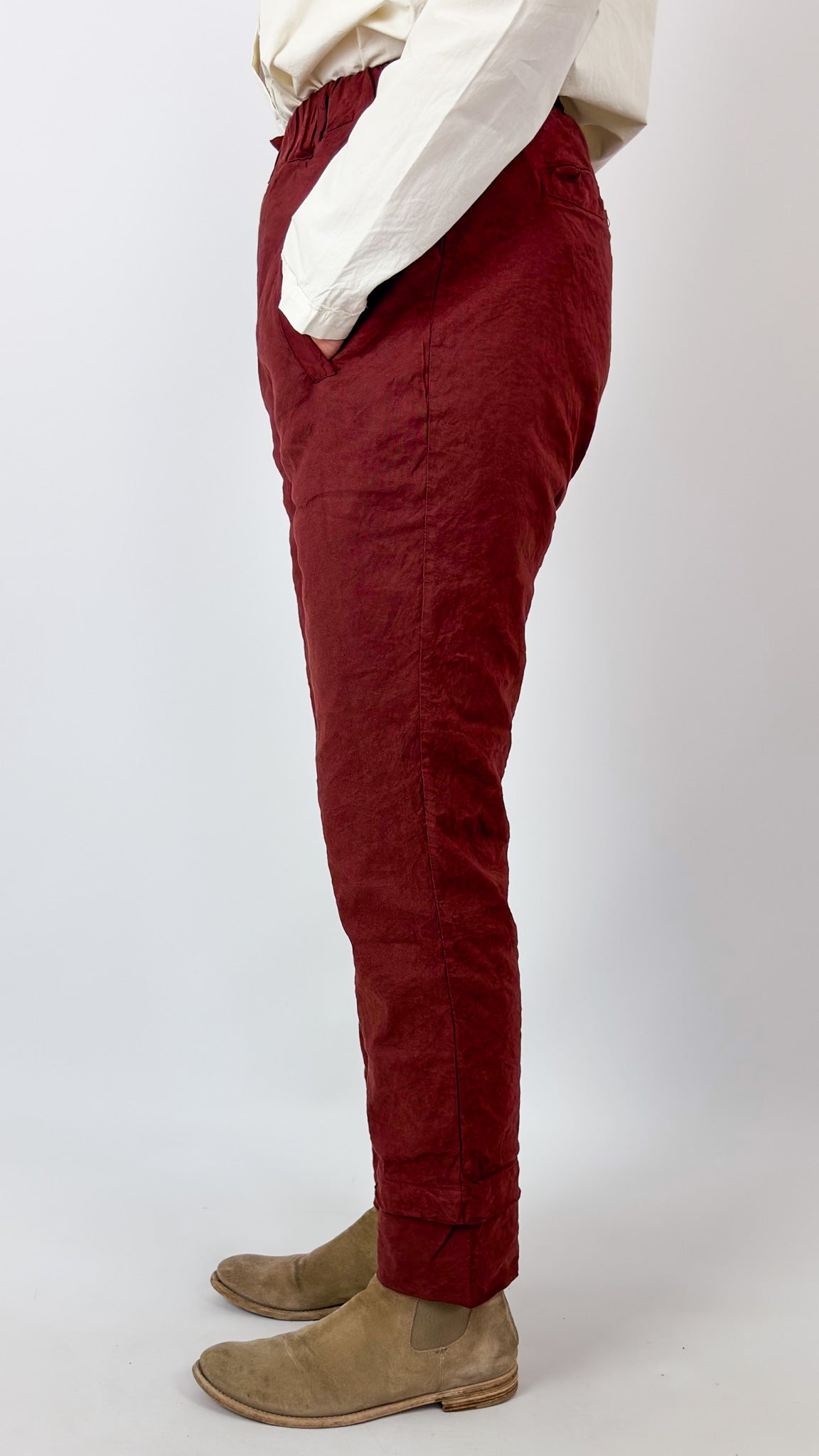 Aequamente 205 Trousers Amarena