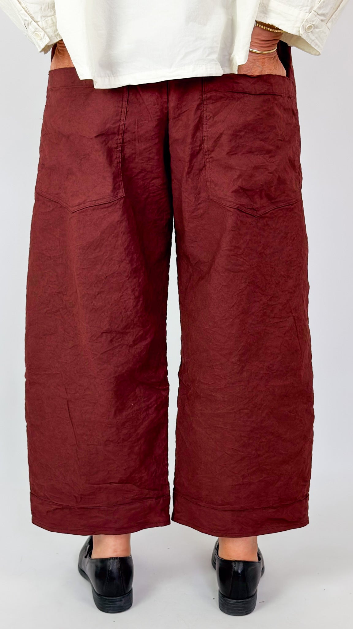 Aequamente 207 Trousers Amarena