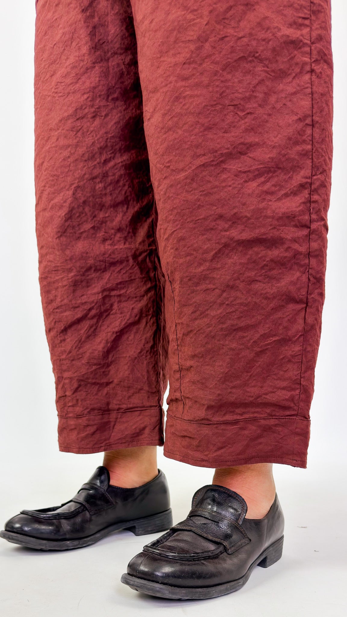 Aequamente 207 Trousers Amarena