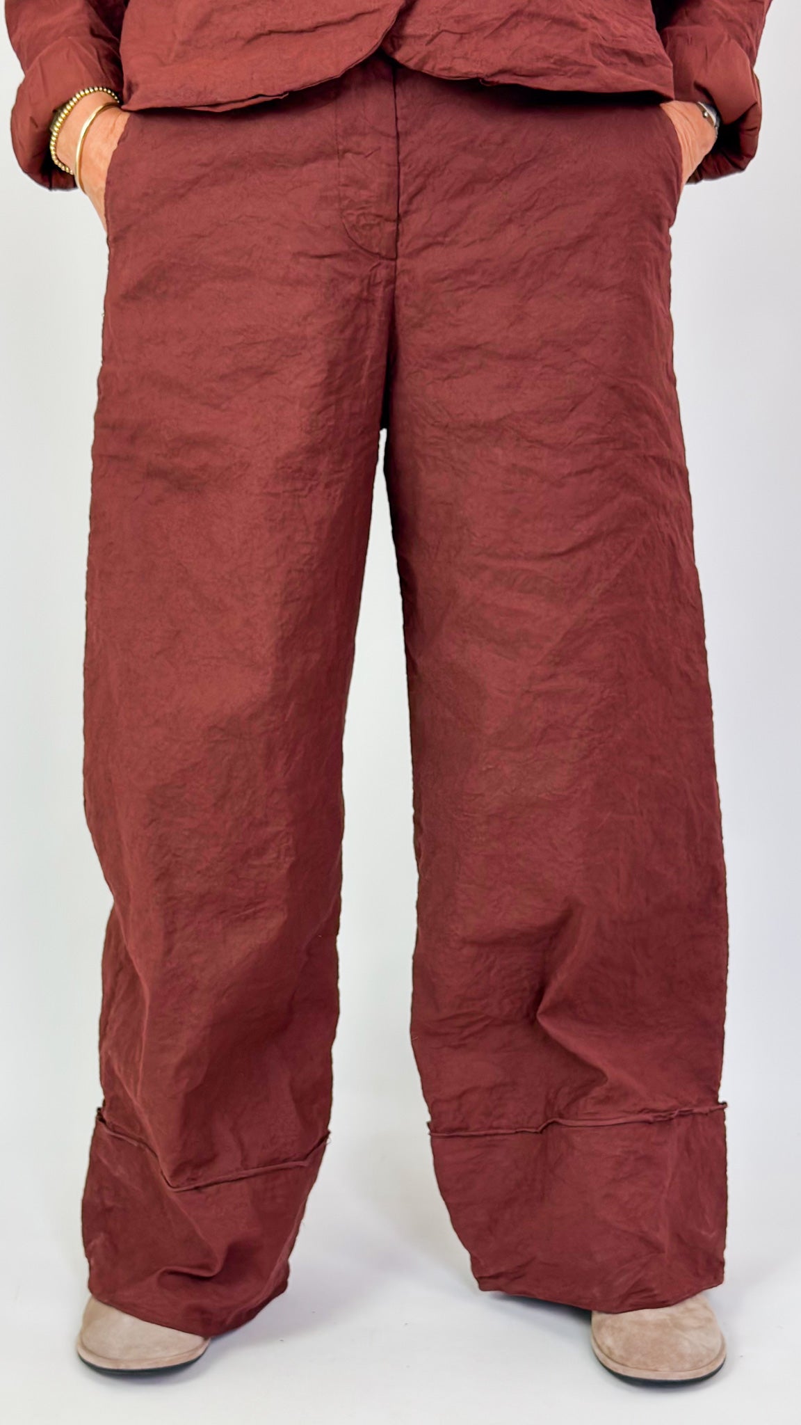 Aequamente 206 Trousers Amarena