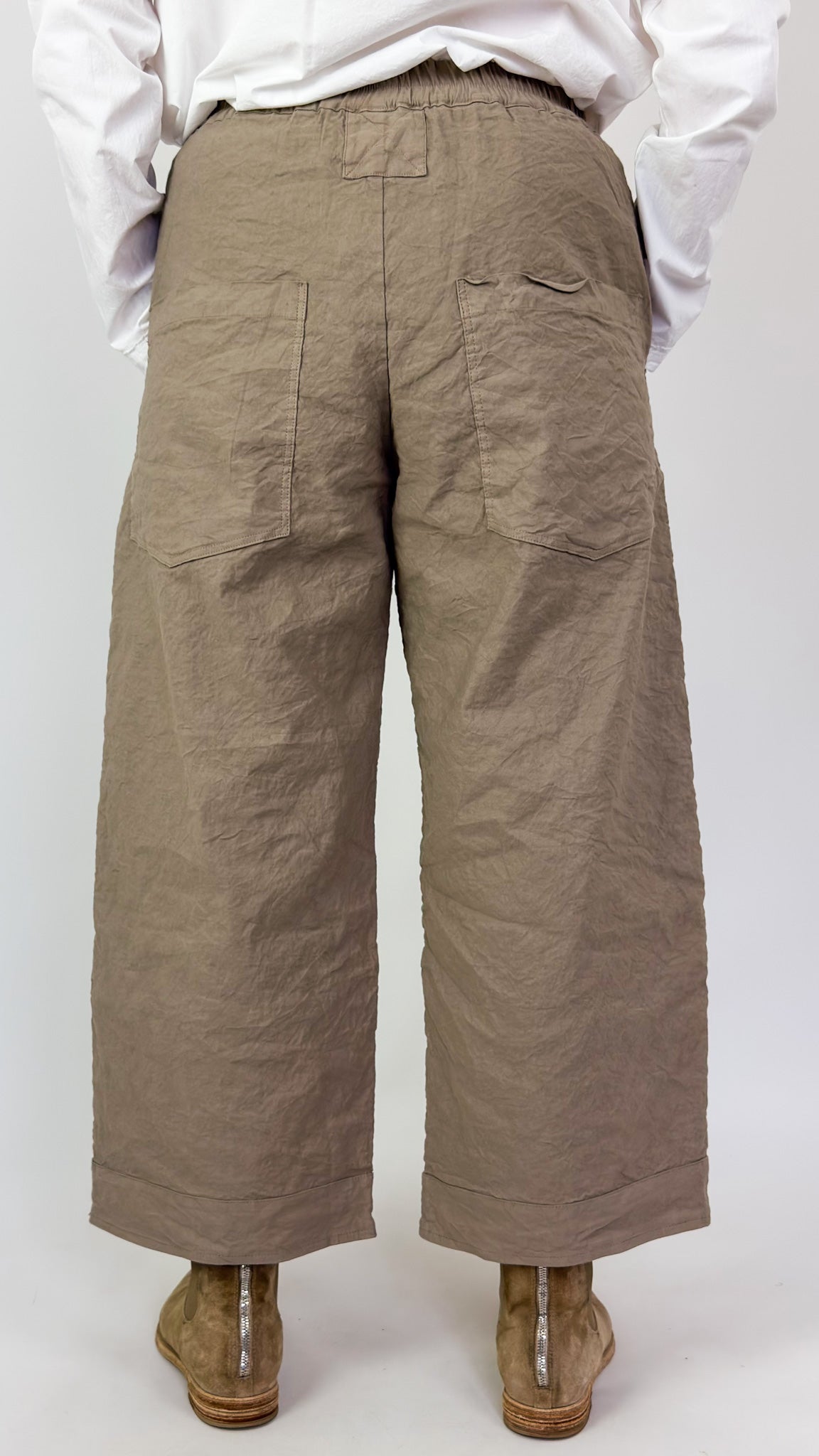 Aequamente 207 Trousers Tortora