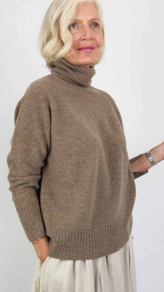 Pas De Calais 2705 Turtleneck Jumper Brown