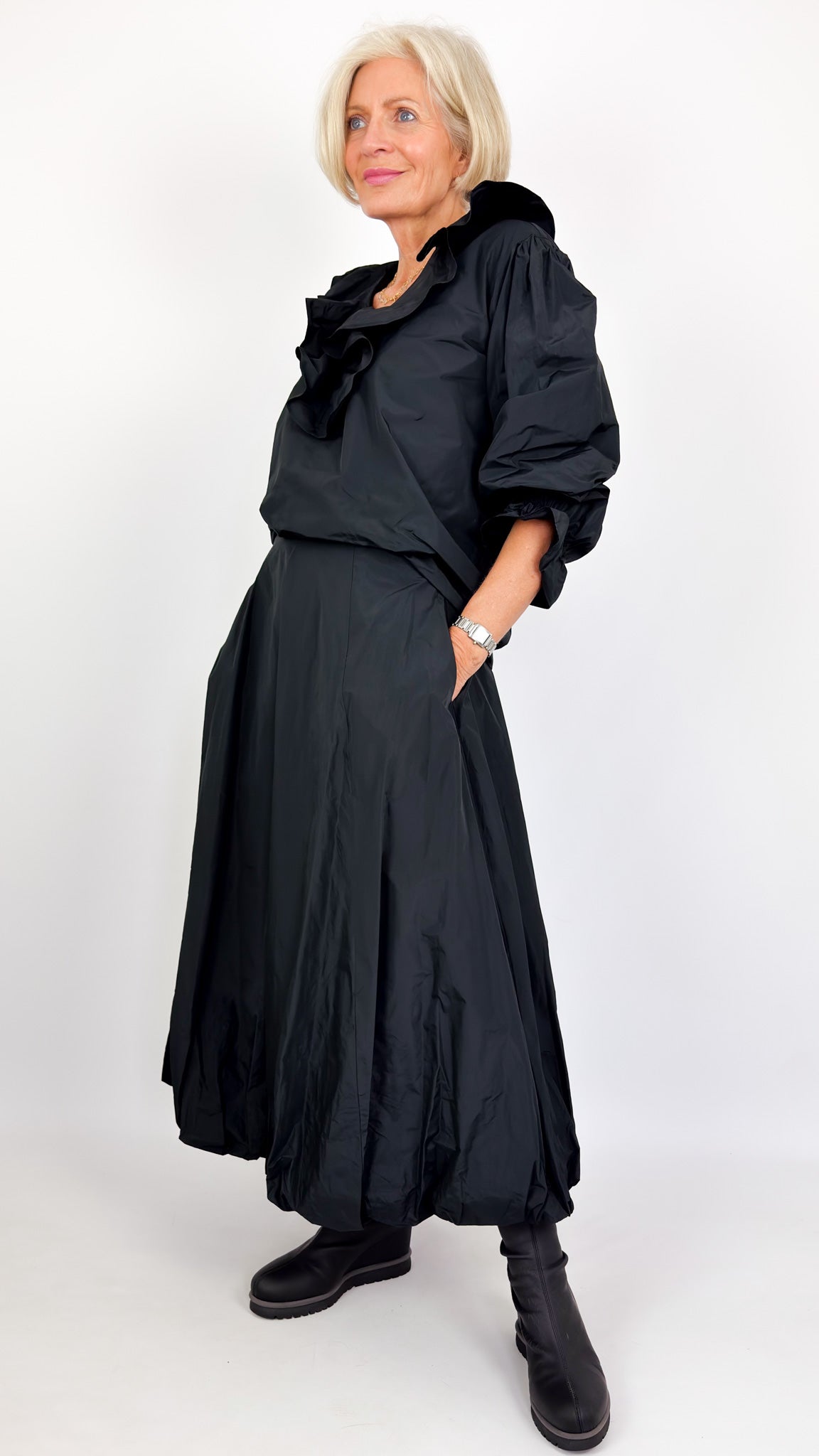 Neirami 302 Shirt Black