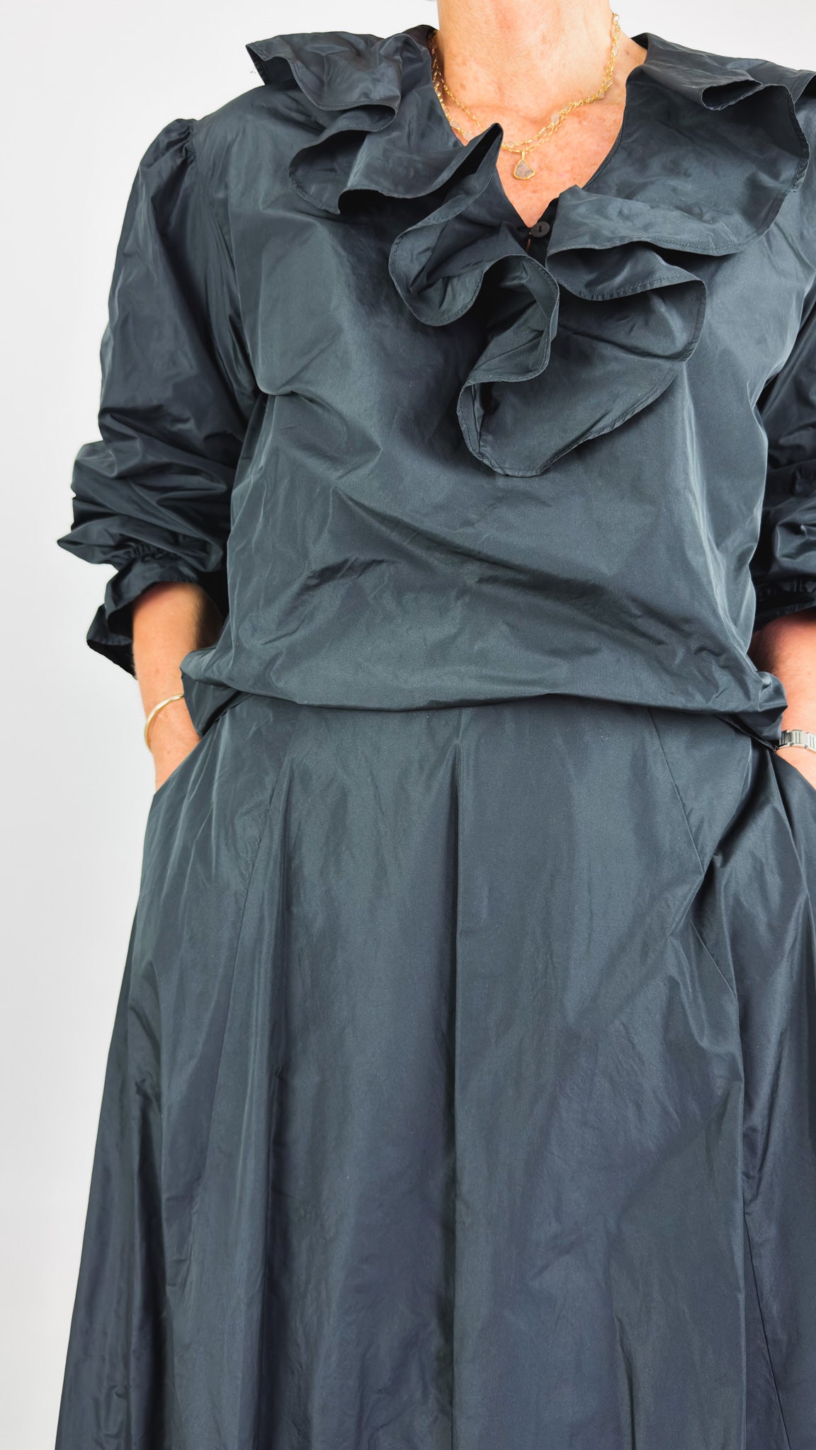 Neirami 302 Shirt Black