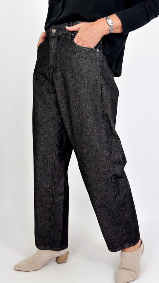 Neirami 203 Barrel Trousers Black