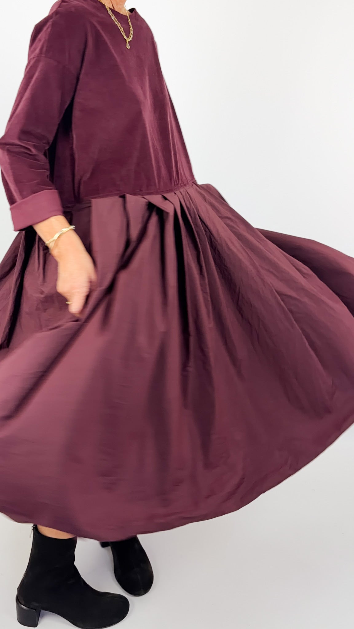 Album Di Famiglia V/TC Boatneck Pleat Dress Wine