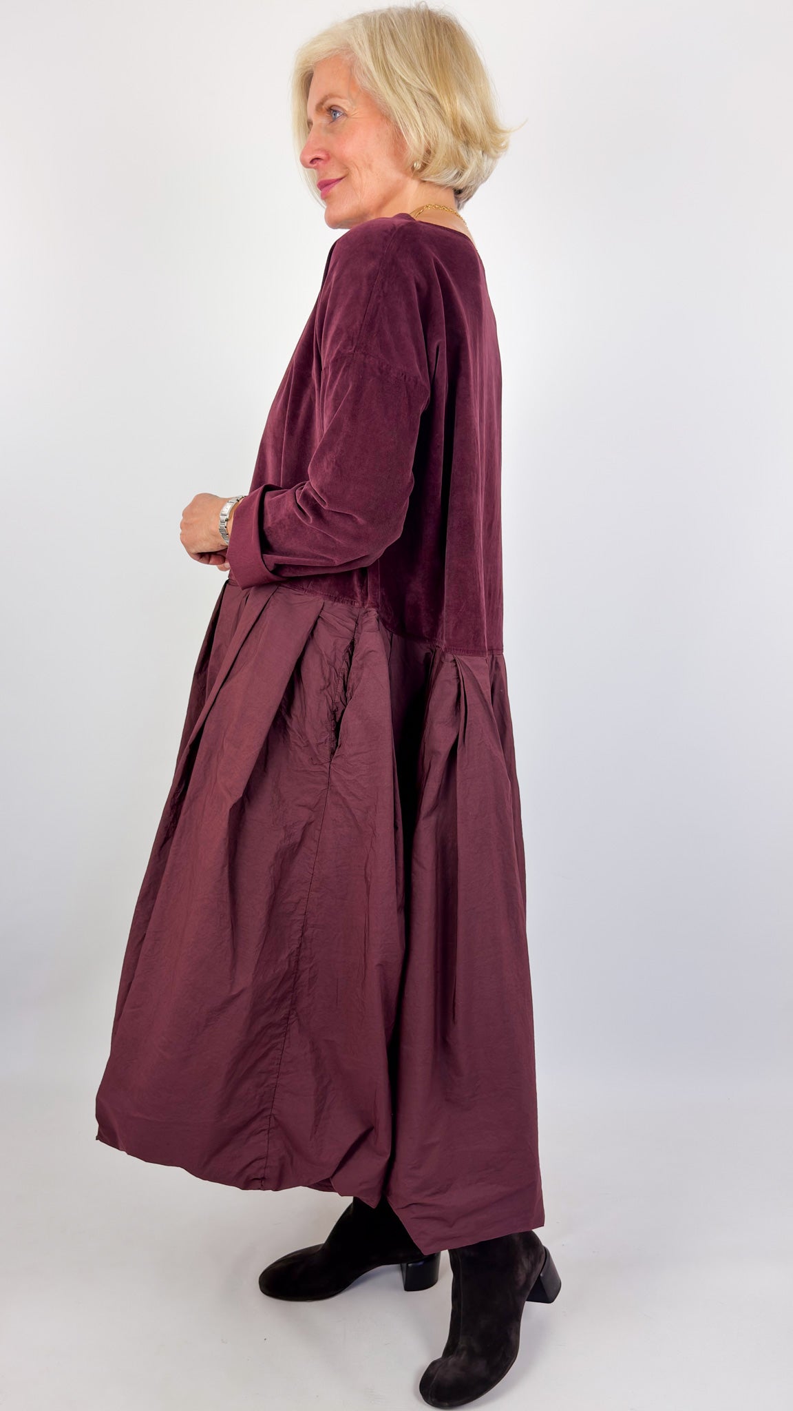 Album Di Famiglia V/TC Boatneck Pleat Dress Wine