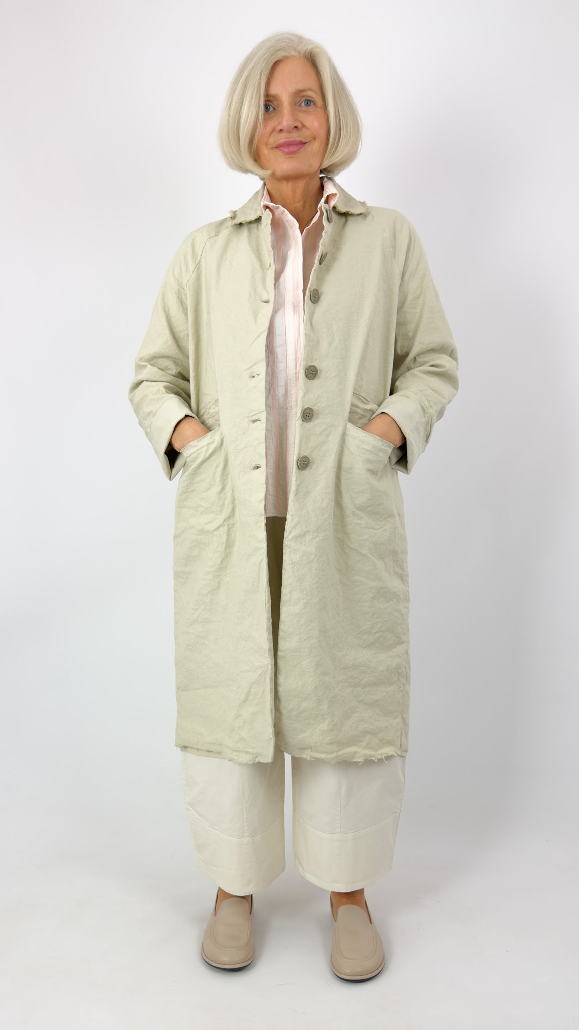 Aequamente 100 Coat Sand