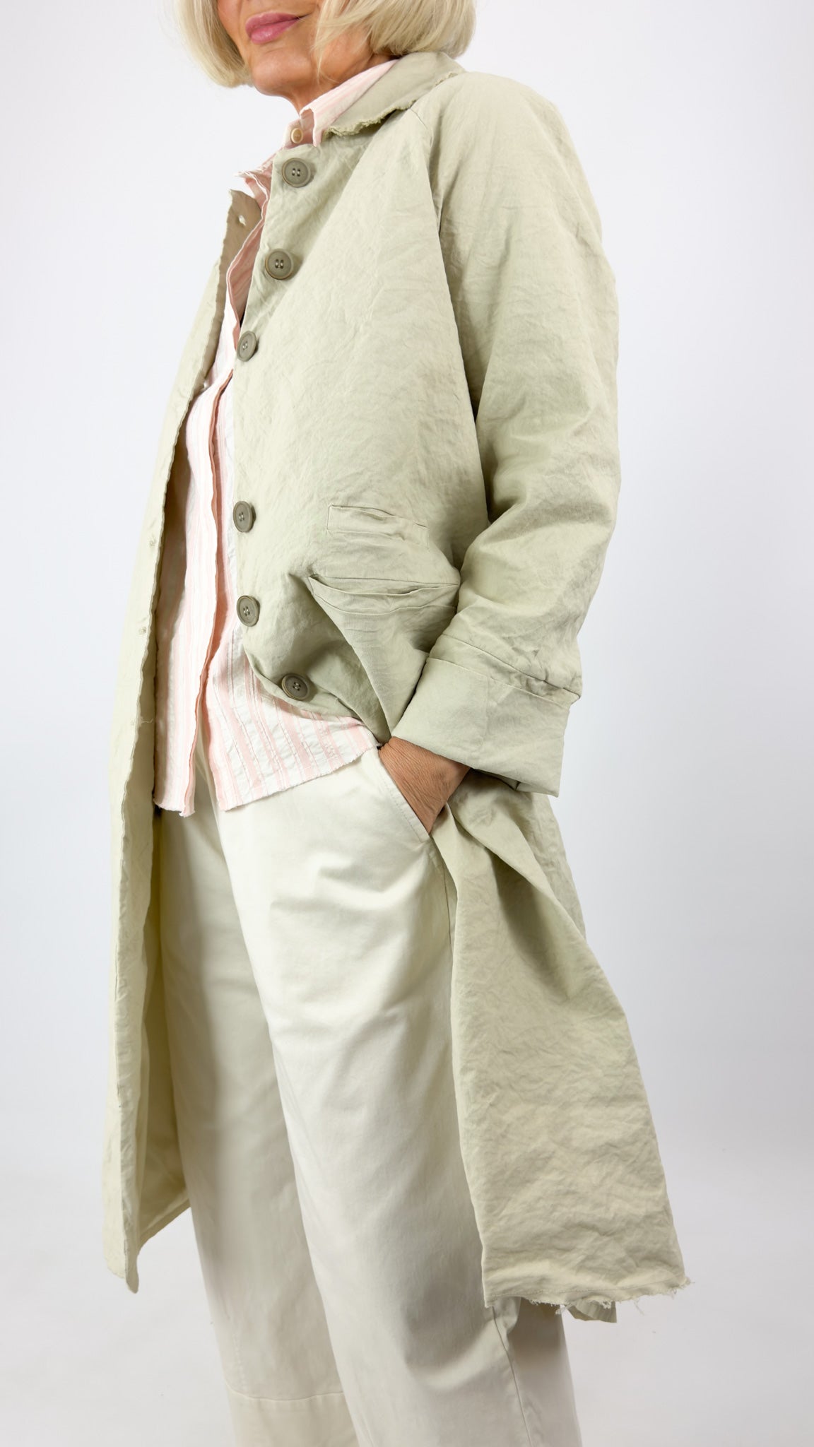 Aequamente 100 Coat Sand