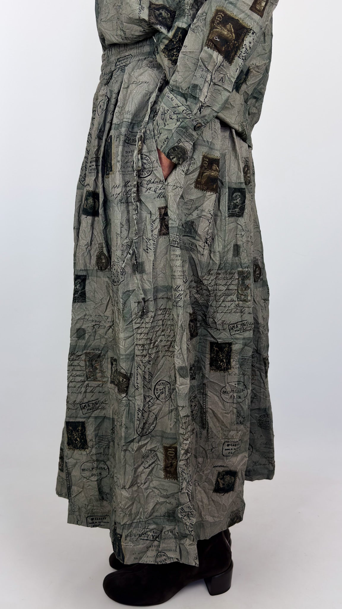 Pas De Calais 7491 Travel Print Skirt Charcoal