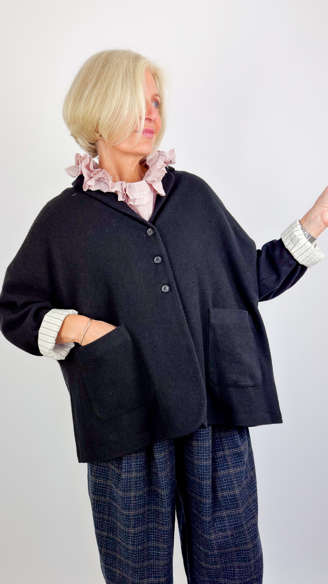 Apuntob 2084 Jacket Black