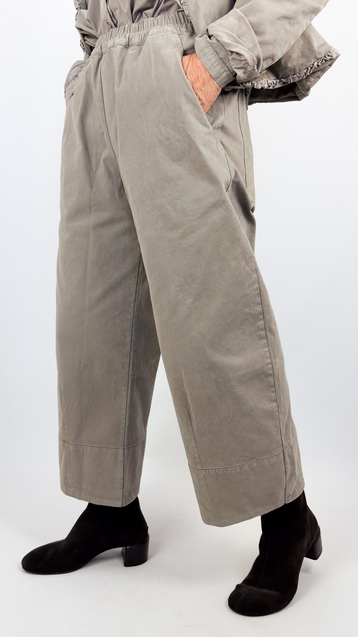 Aequamente 234 Trousers Tortora