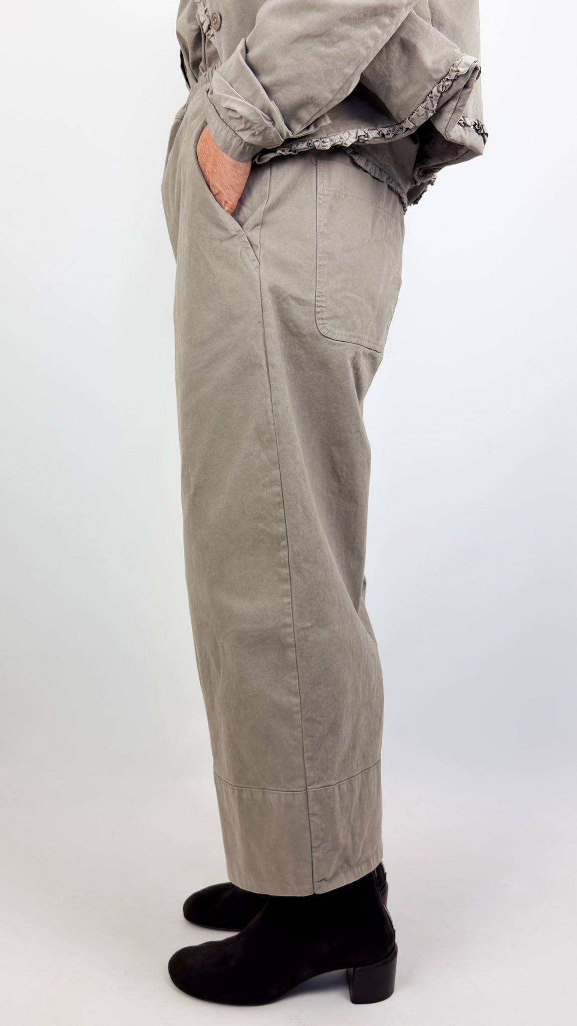 Aequamente 234 Trousers Tortora