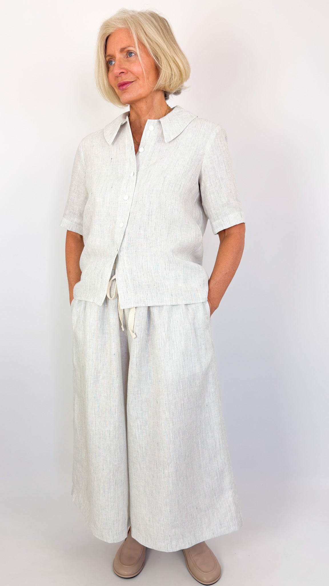 Der Antagonist S23 Shirt White Stripe