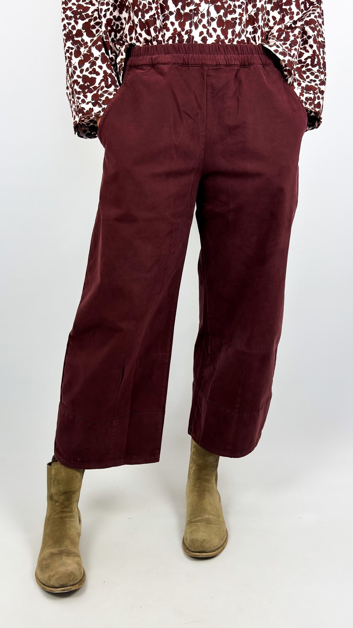 Aequamente 234 Trousers Amarena