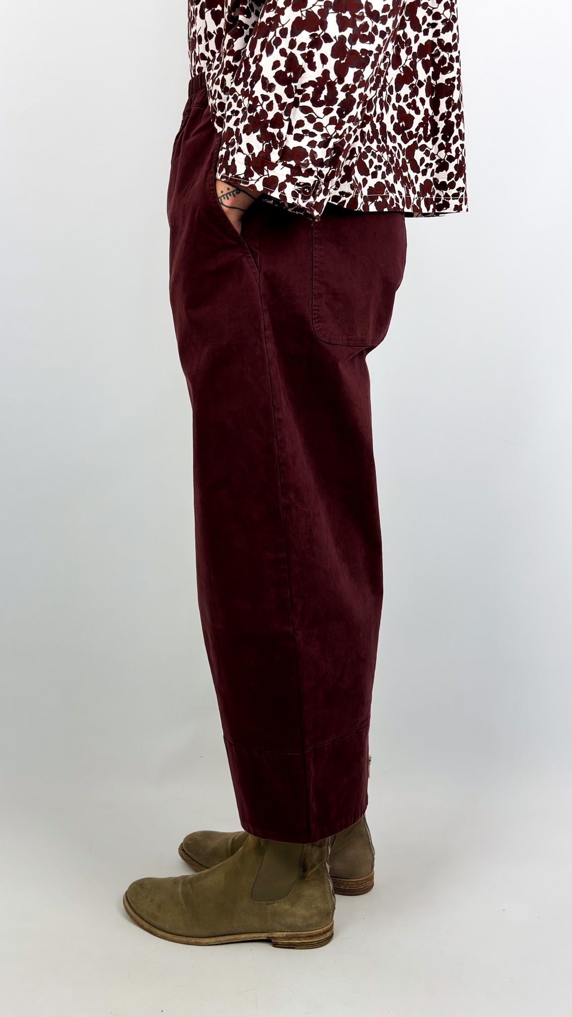 Aequamente 234 Trousers Amarena