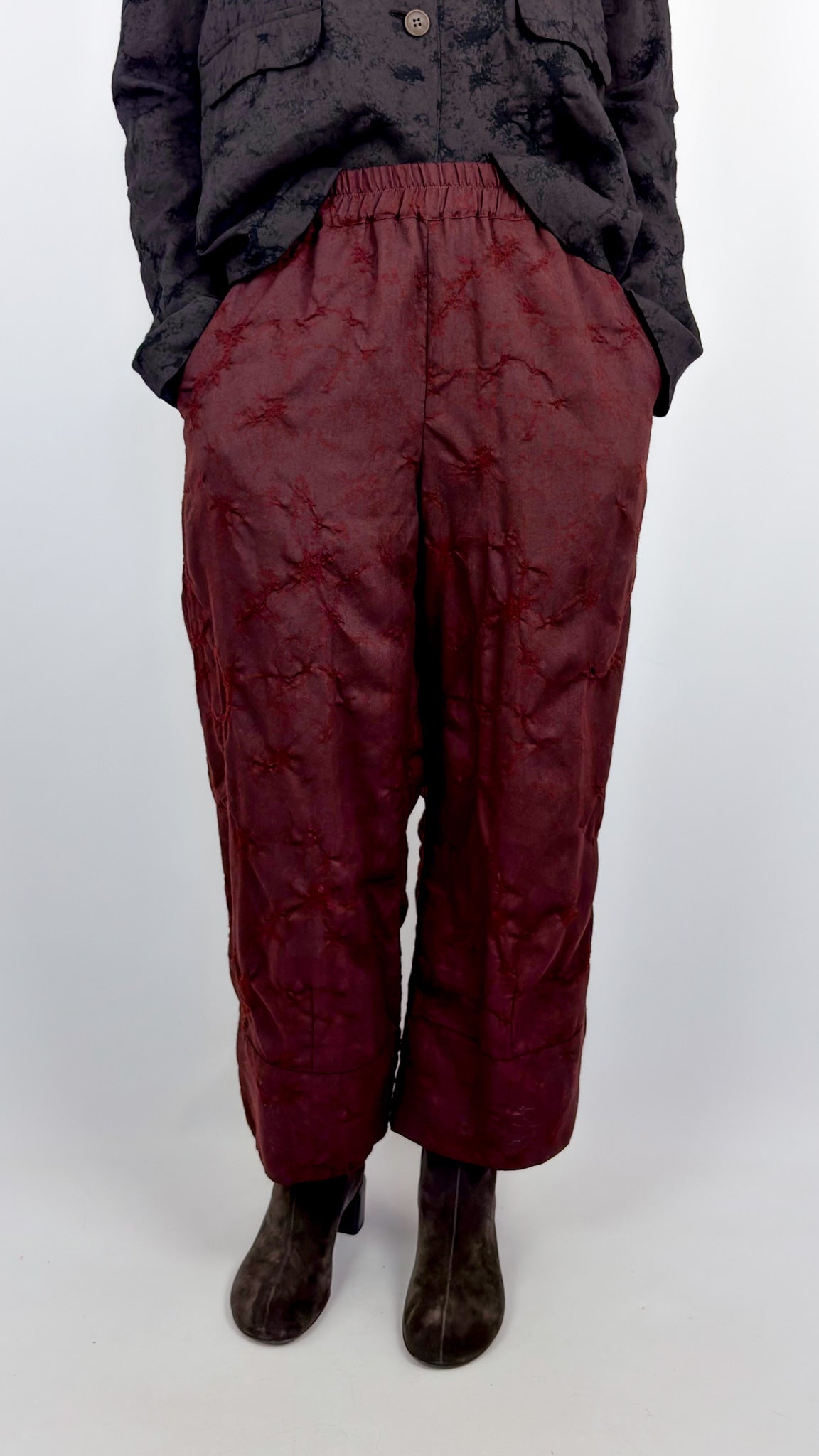 Aequamente 231 Trousers Amarena