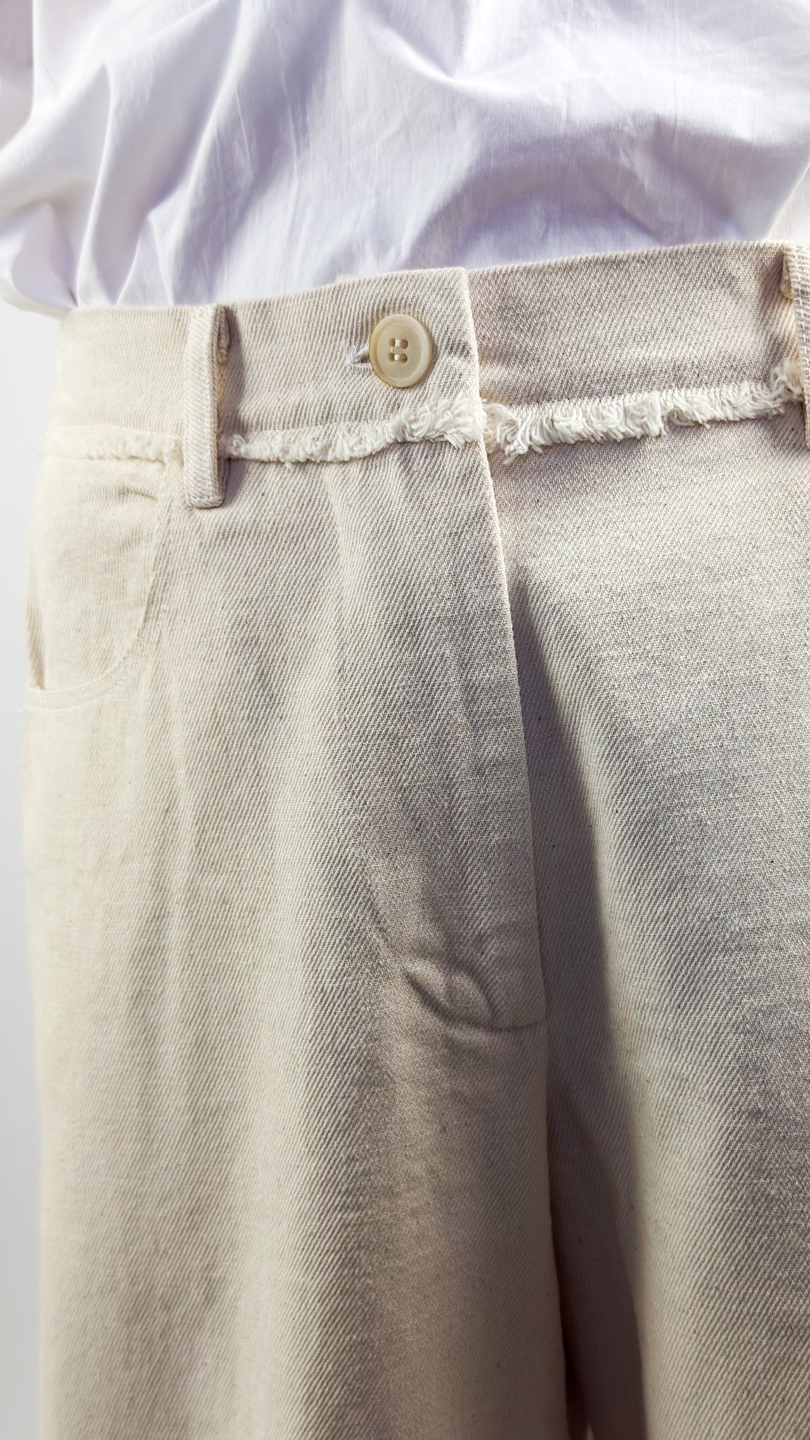 Aequamente 243 Trousers Chalk