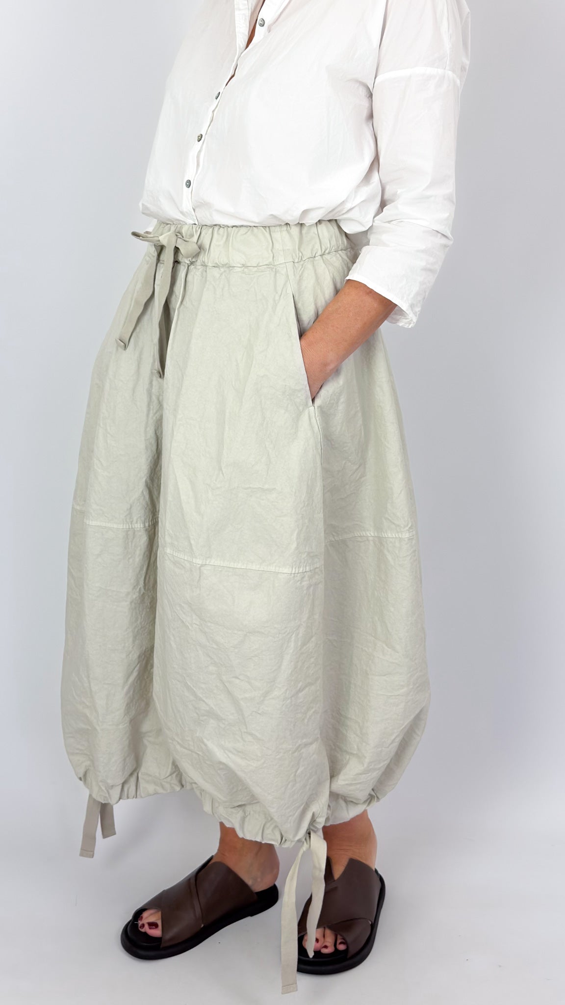 Album Di Famiglia 32_41 CC Balloon Skirt Pebble