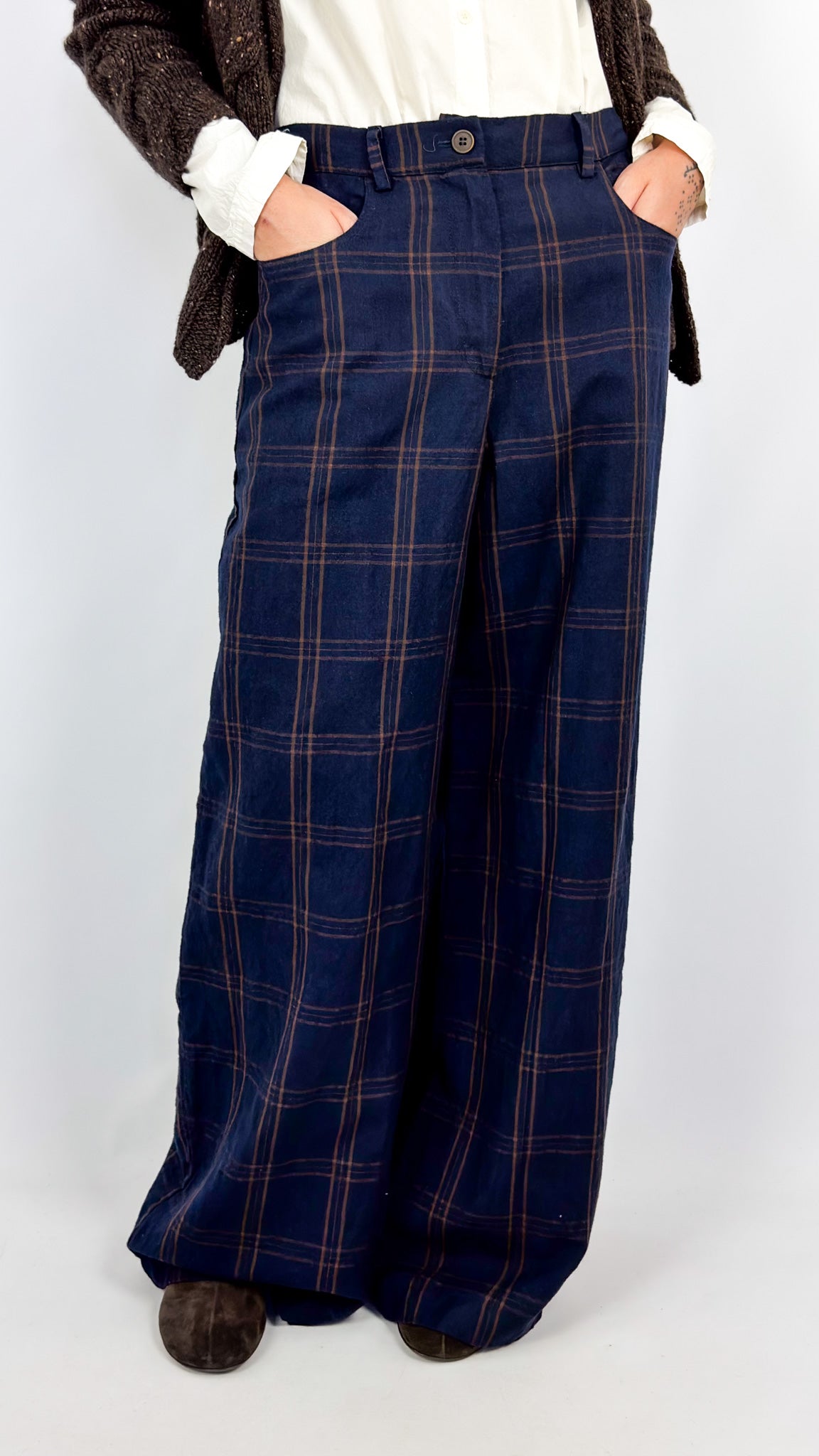 Aequamente 225 Trousers Var 1
