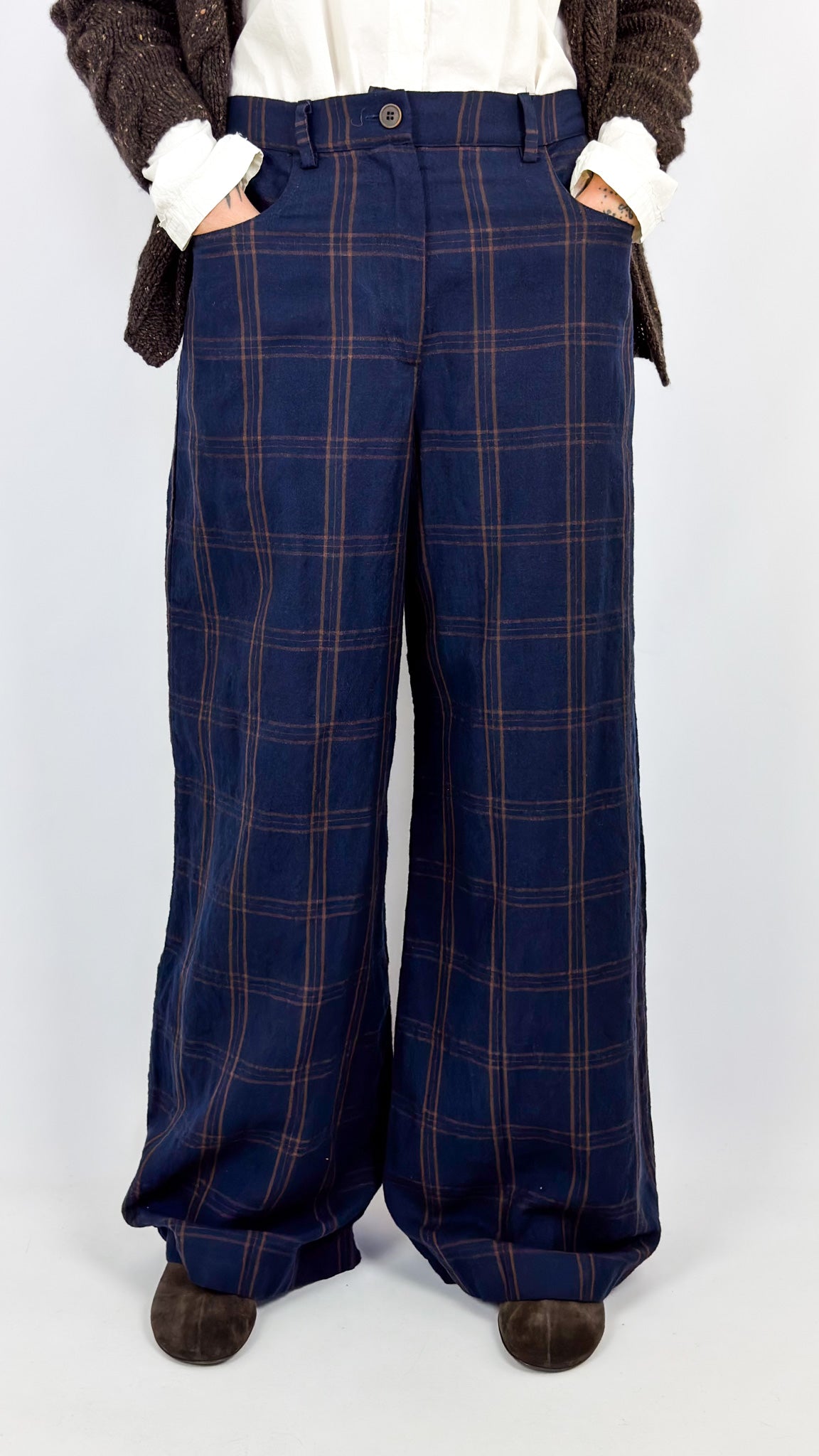 Aequamente 225 Trousers Var 1