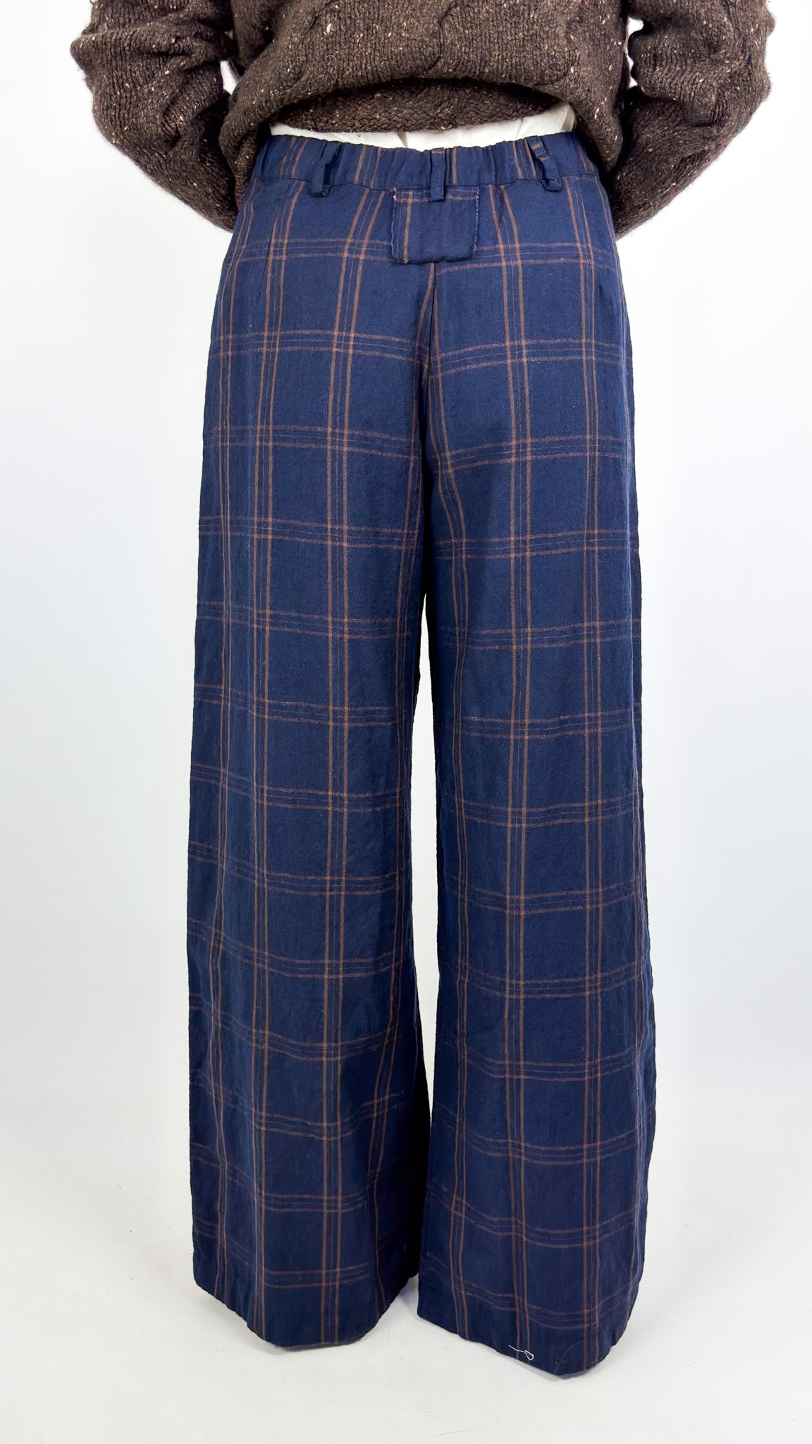 Aequamente 225 Trousers Var 1