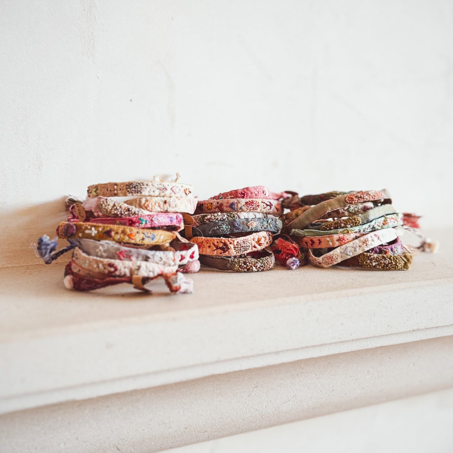 Antomoon Embroidered Silk Bracelet No.15