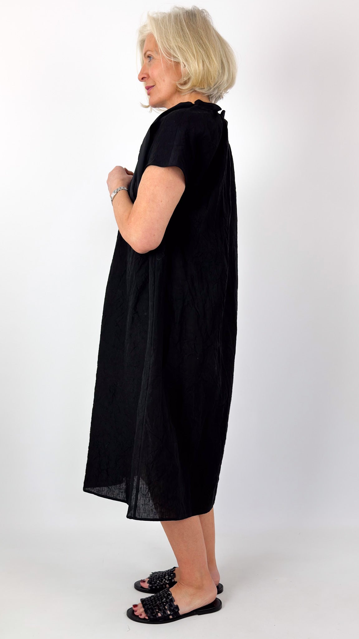 Apuntob 2040 Dress Black