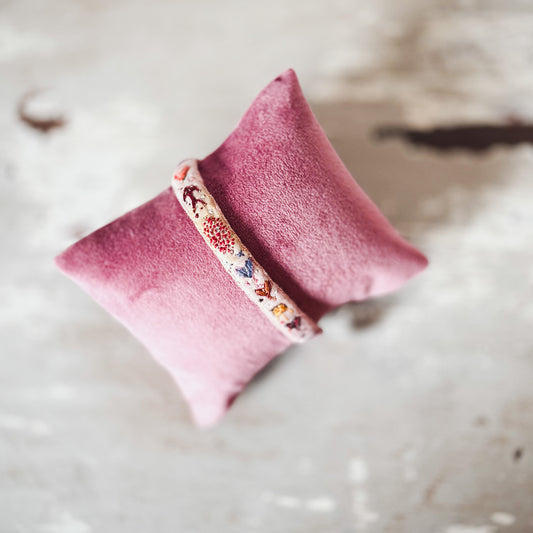 Antomoon Embroidered Silk Bracelet No.1