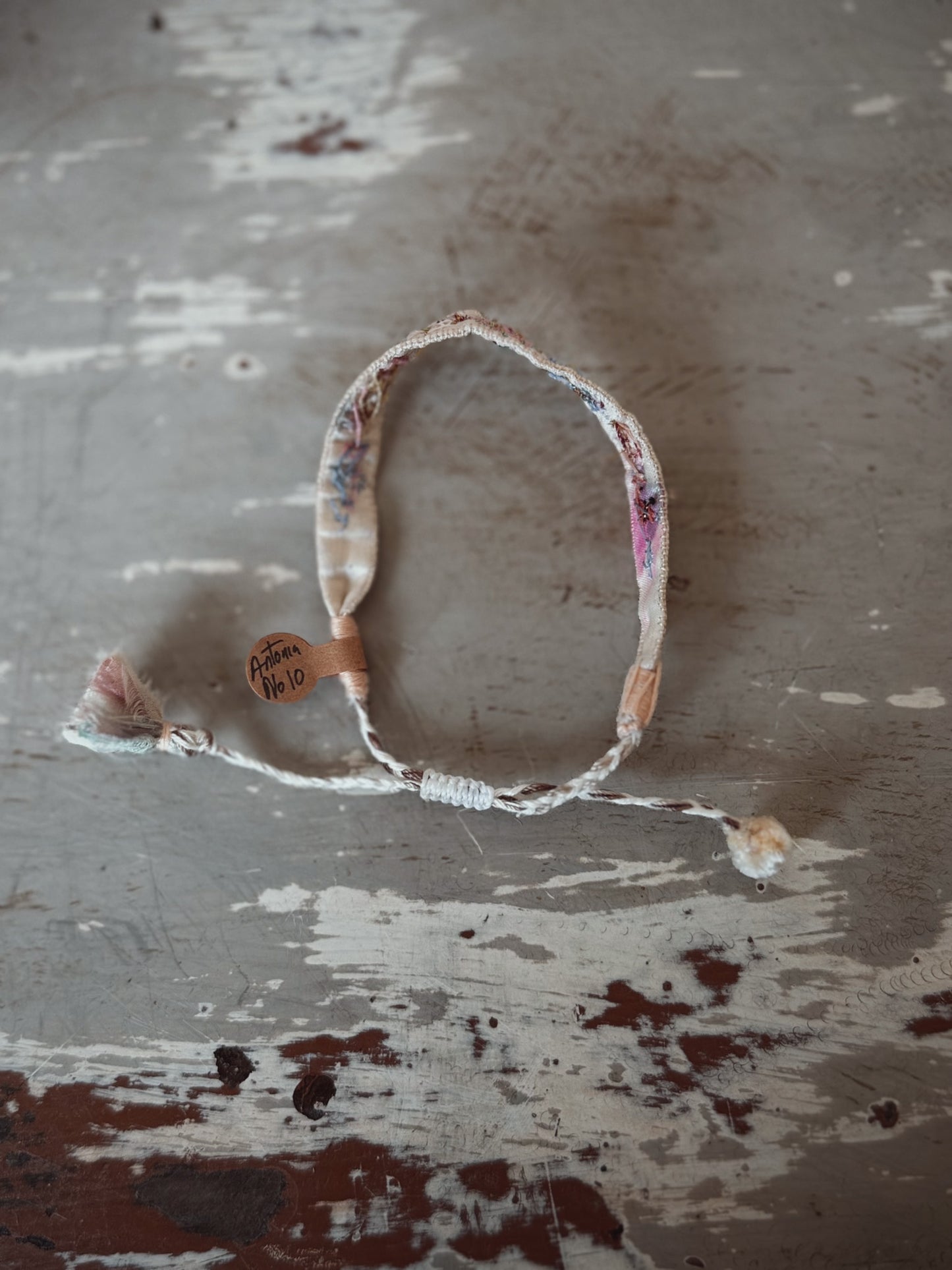 Antomoon Embroidered Silk Bracelet No.10