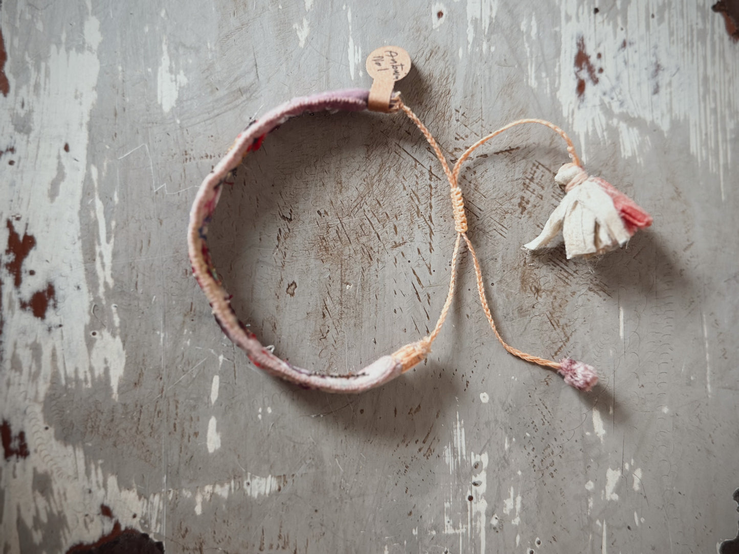 Antomoon Embroidered Silk Bracelet No.1