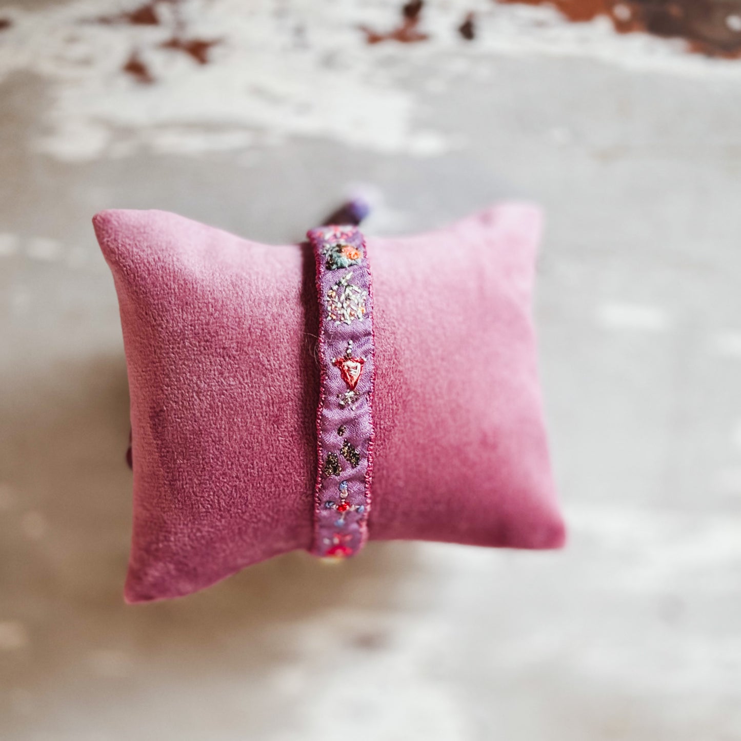 Antomoon Embroidered Silk Bracelet No.2