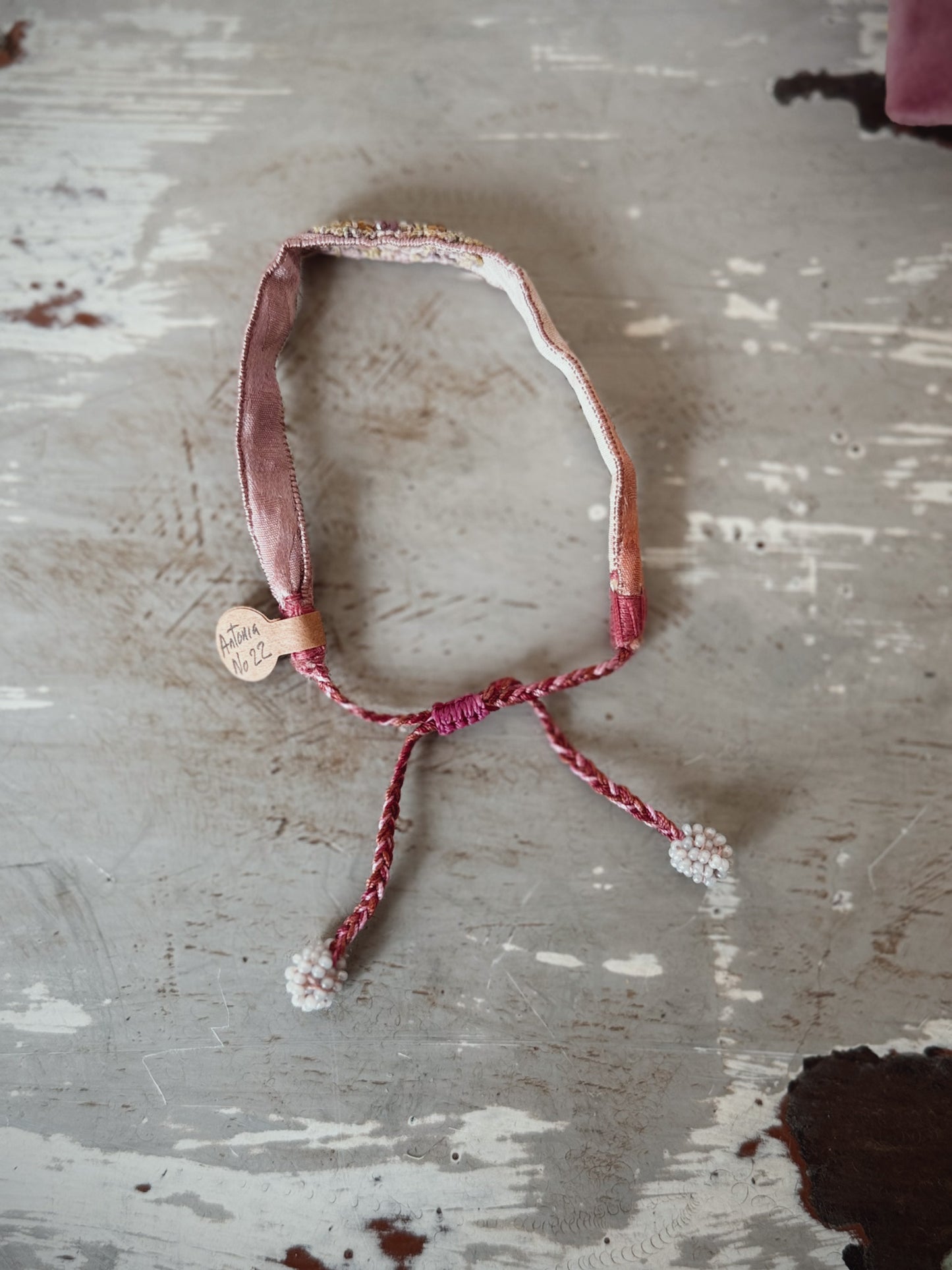 Antomoon Embroidered Silk Bracelet No.22
